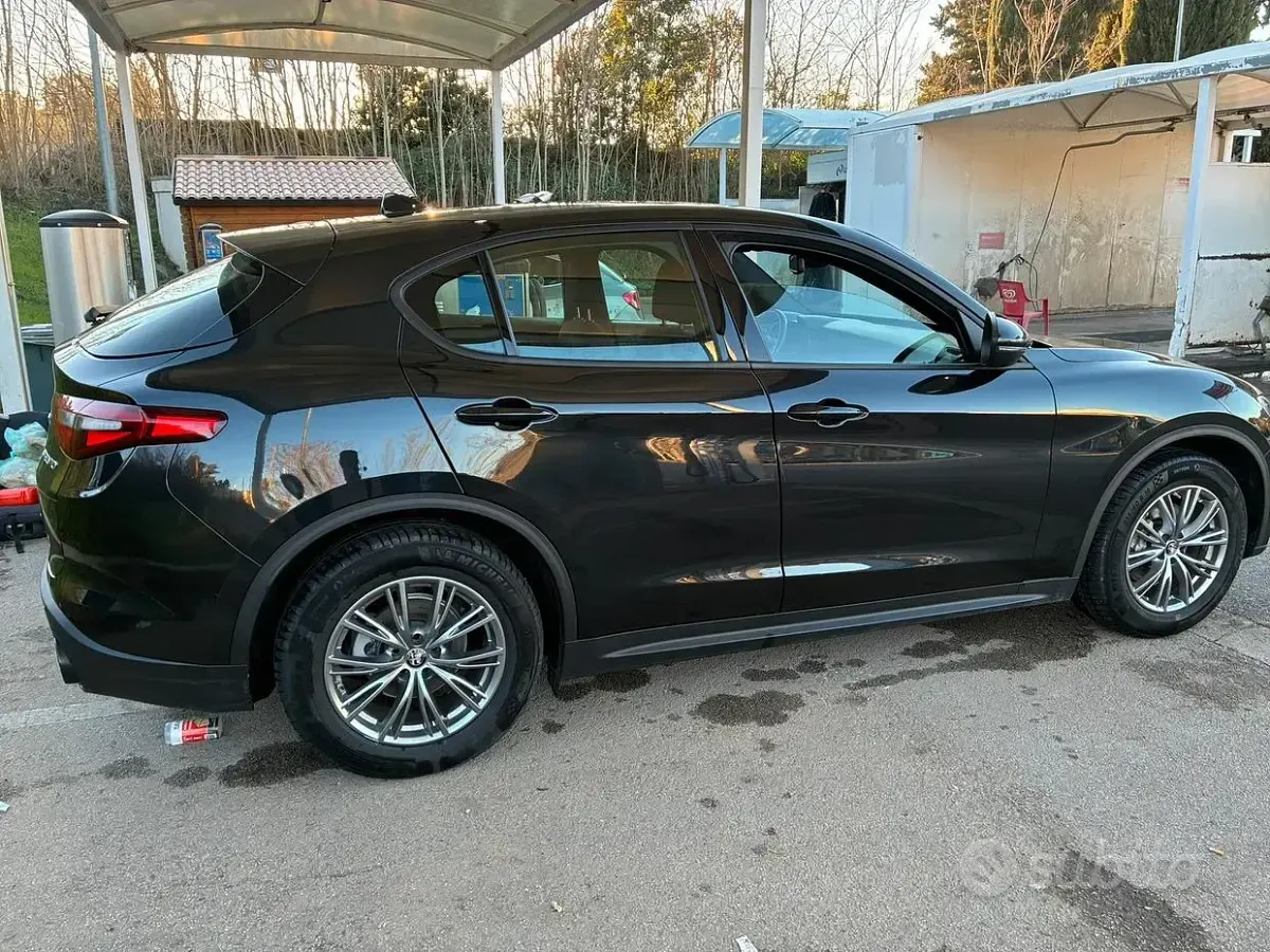 Usata Alfa Romeo Stelvio 190 CV (139 kW) 2022 Nero SUV
