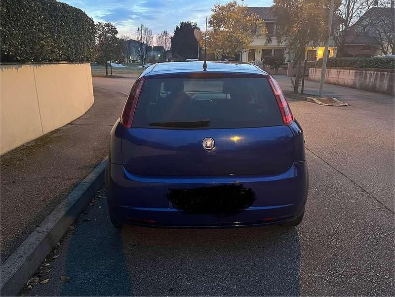 Usata Fiat Grande Punto 75 CV (55 kW) 2008 Blu/azzurro Utilitaria