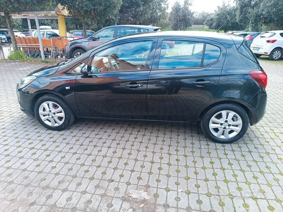 Usado Opel Corsa 69 HP (50 kW) 2016 Preto Citadino