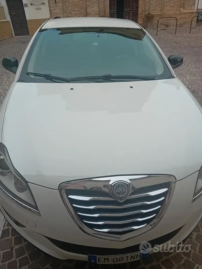 Usata Lancia Delta 85 CV (62 kW) 2012 Bianco Utilitaria