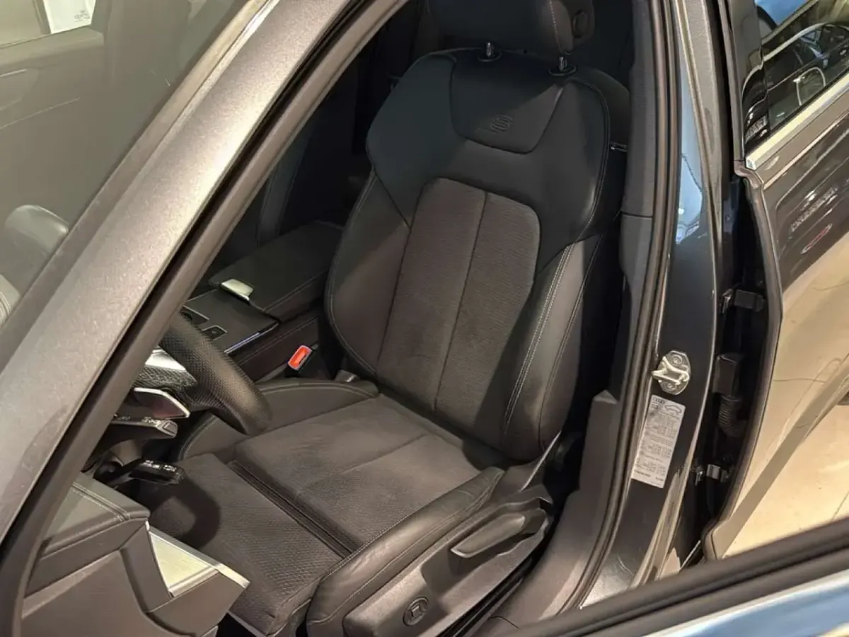 Usata Audi A6 Ambiente 204 CV (150 kW) 2022 Grigio Berlina