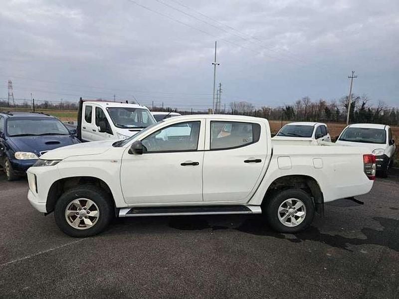 Usata Mitsubishi L200 Invite 150 CV (110 kW) 2021 Bianco Pick-up