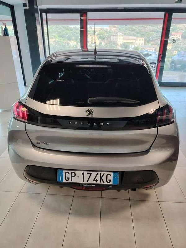 Usata Peugeot 208 Allure 101 CV (74 kW) 2023 Grigio Utilitaria