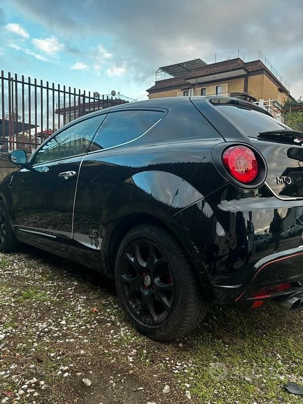 Nero Usata 2011 Alfa Romeo MiTo Due volumi | 3599 € (Buon prezzo) - Immagine 1/4