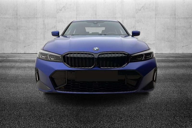Usata BMW 330 M Sport 245 CV (180 kW) 2024 Blu/azzurro Berlina