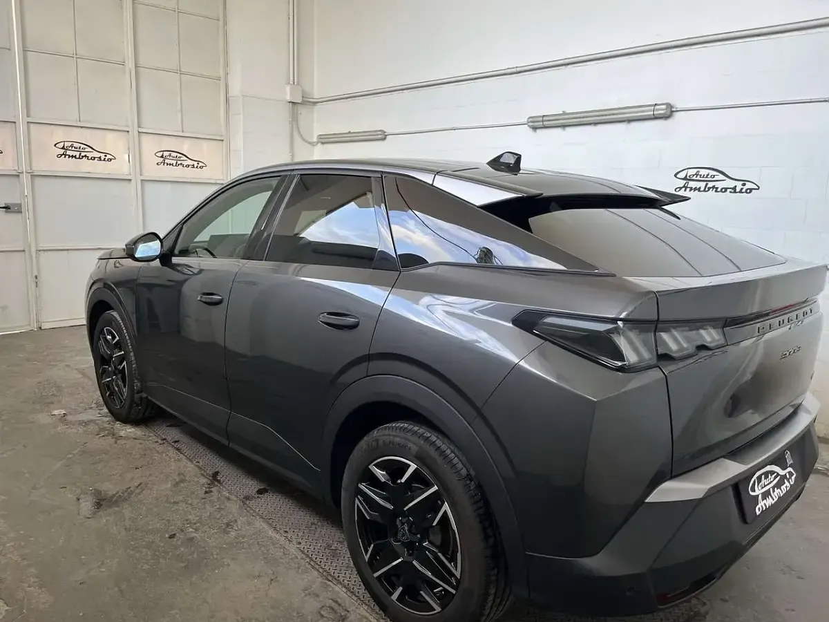 Usata Peugeot 3008 Allure 145 CV (106 kW) 2025 Grigio SUV