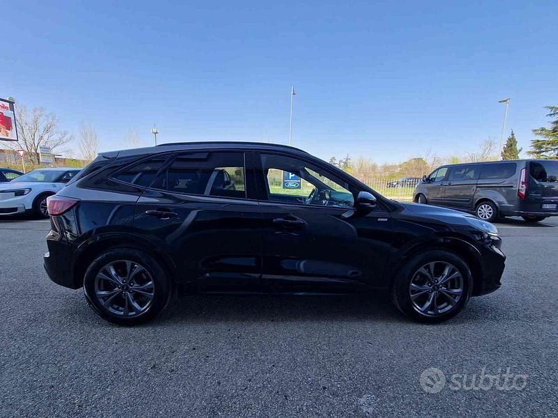 Usata Ford Kuga ST-Line 120 CV (88 kW) 2022 Nero SUV