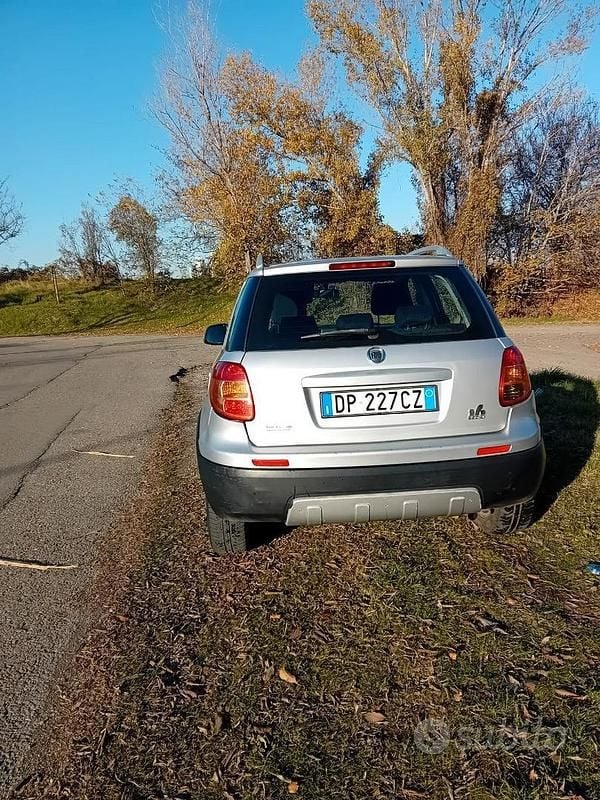 Usata Fiat Sedici 2008 Grigio SUV