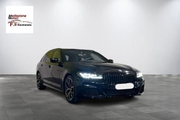 Nero Usata 2023 BMW 530e M Sport Station wagon | 39.999 € (Buon prezzo) - Immagine 1/4