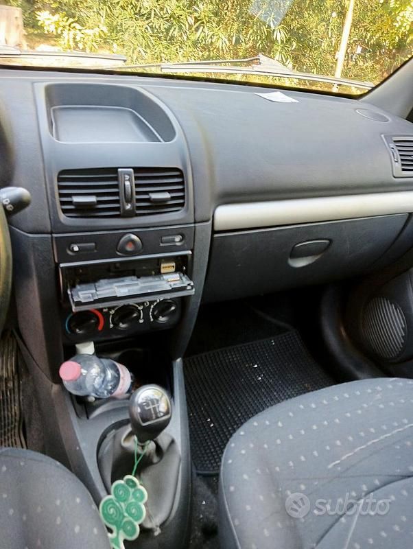 Usata Renault Clio II 2003 Blu Berlina