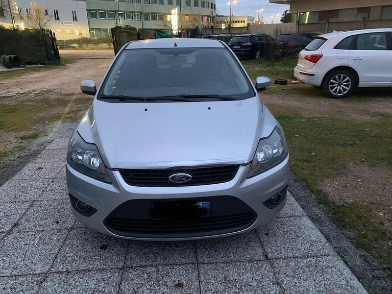 Usata Ford Focus 108 CV (79 kW) 2011 Grigio Berlina