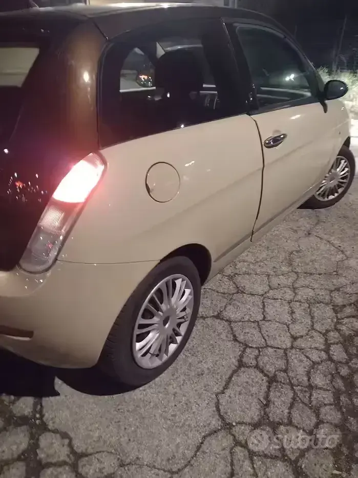 Usata Lancia Ypsilon 69 CV (50 kW) 2007 Marrone Utilitaria