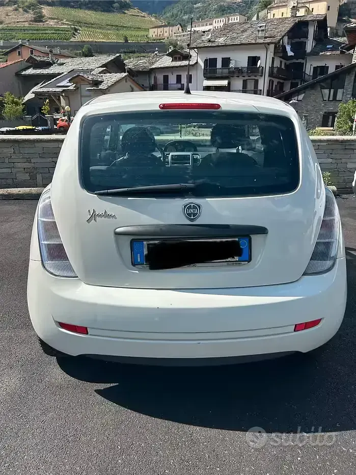 Usata Lancia Ypsilon 77 CV (56 kW) 2010 Bianco Utilitaria