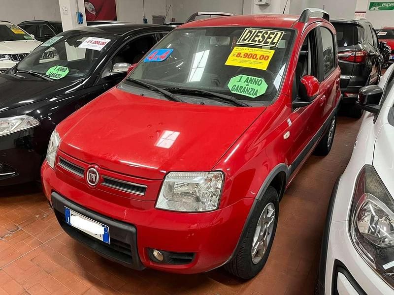 Rosso Usata 2013 Fiat Panda 4x4 Climbing Due volumi | 8900 € (Buon prezzo) - Immagine 1/4
