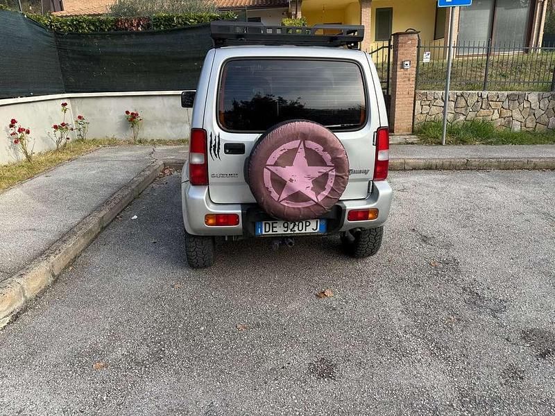 Usata Suzuki Jimny 86 CV (63 kW) 2007 Grigio SUV