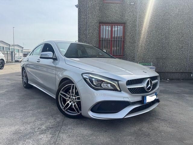 Usata Mercedes CLA220 Premium 170 CV (125 kW) 2018 Argento Berlina