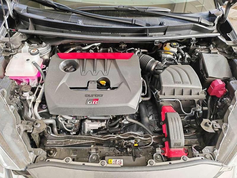 Usata Toyota Yaris 280 CV (205 kW) 2024 Utilitaria