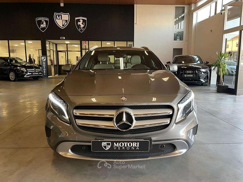 Usata Mercedes GLA220 170 CV (125 kW) 2014 Grigio SUV