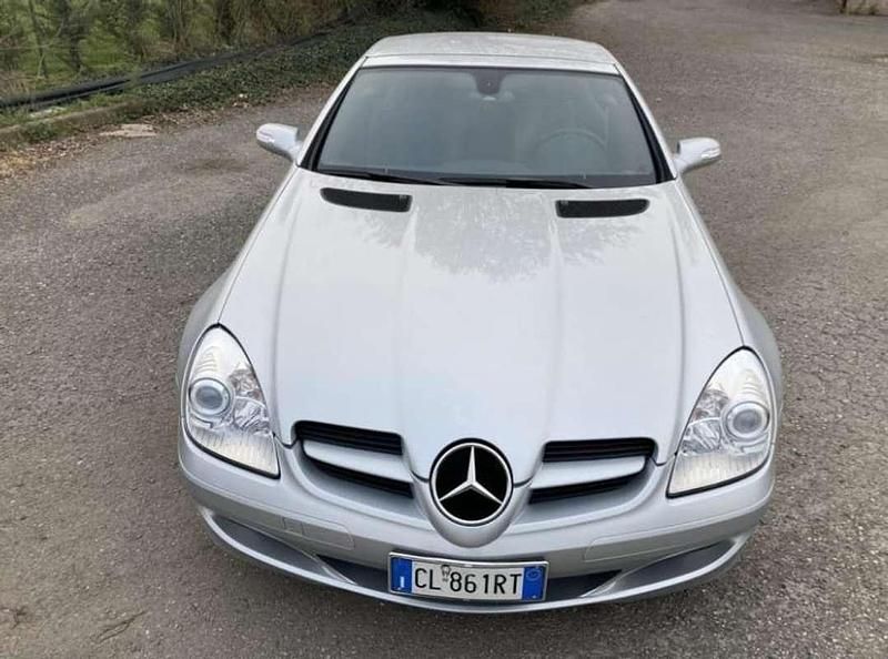 Usata Mercedes SLK200 163 CV (119 kW) 2004 Argento Cabrio