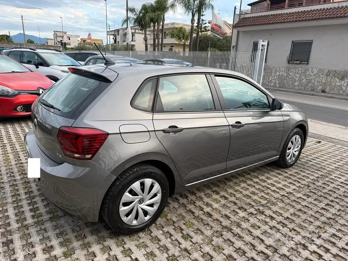 Usata VW Polo Comfortline 90 CV (66 kW) 2021 Grigio Utilitaria
