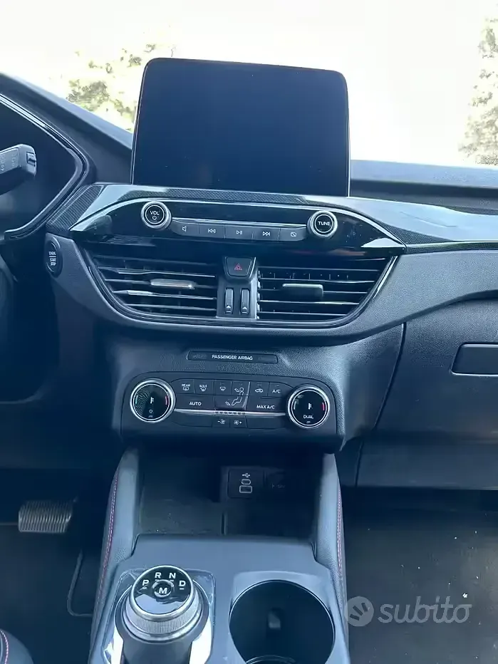 Usata Ford Kuga ST 120 CV (88 kW) 2023 Grigio SUV