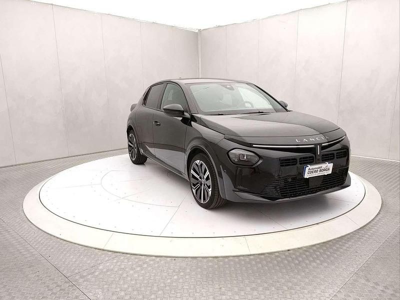 Usata Lancia Ypsilon 101 CV (74 kW) 2025 Nero Utilitaria