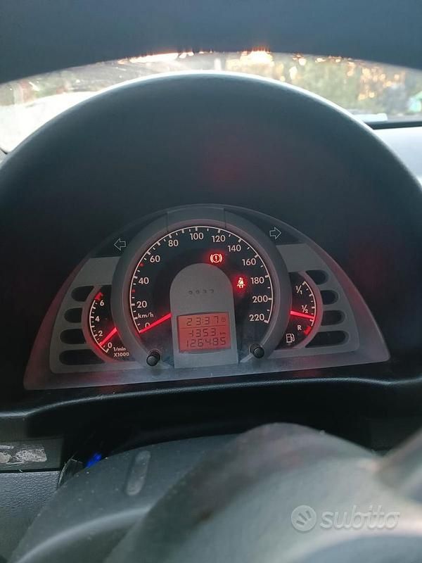 Używany VW Fox 54 KM (39 kW) 2005 Szary Hatchback