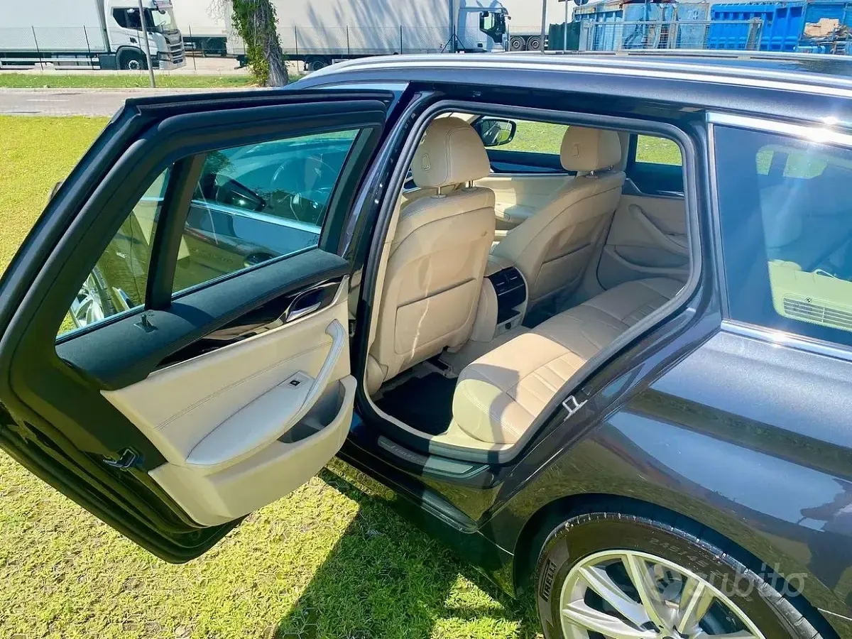 Usata BMW 520 Luxury Line 190 CV (139 kW) 2019 Nero Station wagon