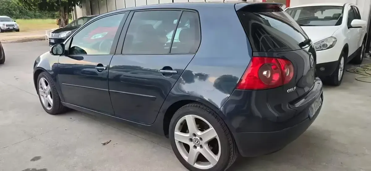 Usata VW Golf V GT 105 CV (77 kW) 2007 Grigio Berlina