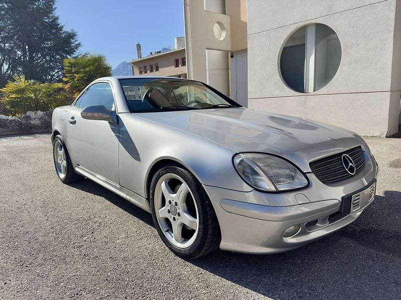 Usata Mercedes SLK320 218 CV (160 kW) 2000 Argento Cabrio