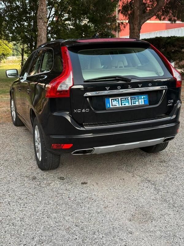 Usata Volvo XC60 220 CV (161 kW) 2016 Nero SUV