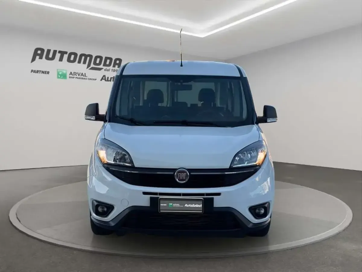 Usata Fiat Doblò 90 CV (66 kW) 2021 Bianco Monovolume