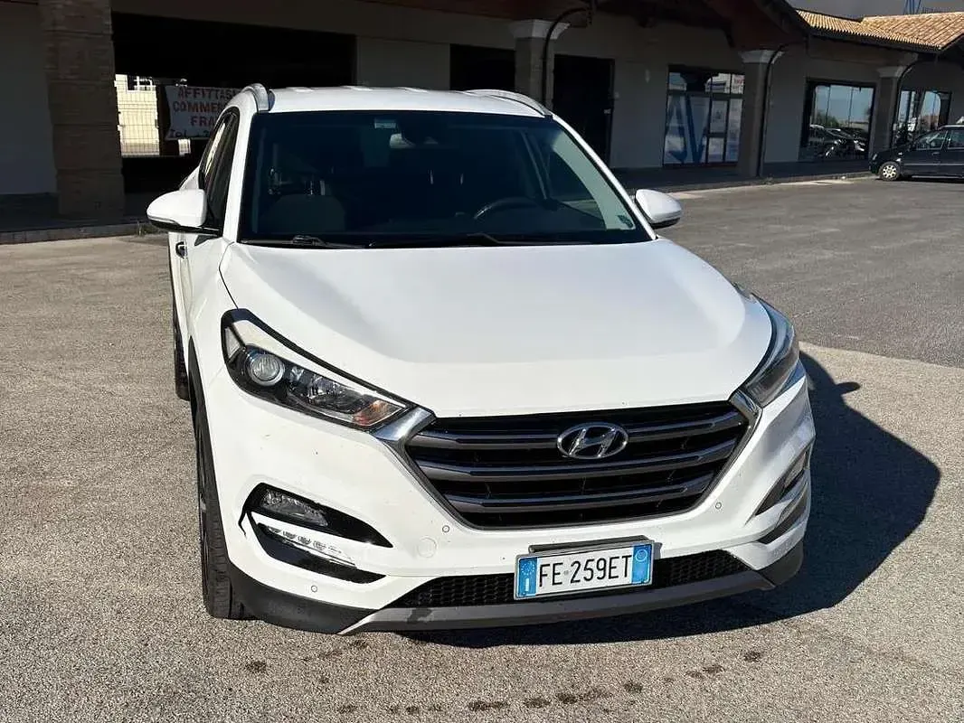 Usata Hyundai Tucson Xpossible 116 CV (85 kW) 2016 Bianco SUV