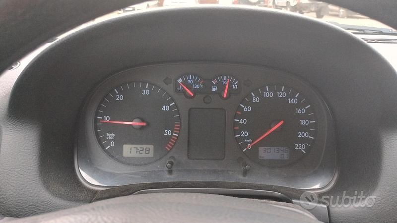 Usata VW Golf IV 90 CV (66 kW) 2001 Berlina
