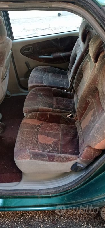 Usata Renault Scénic 107 CV (78 kW) 2000 Verde Monovolume