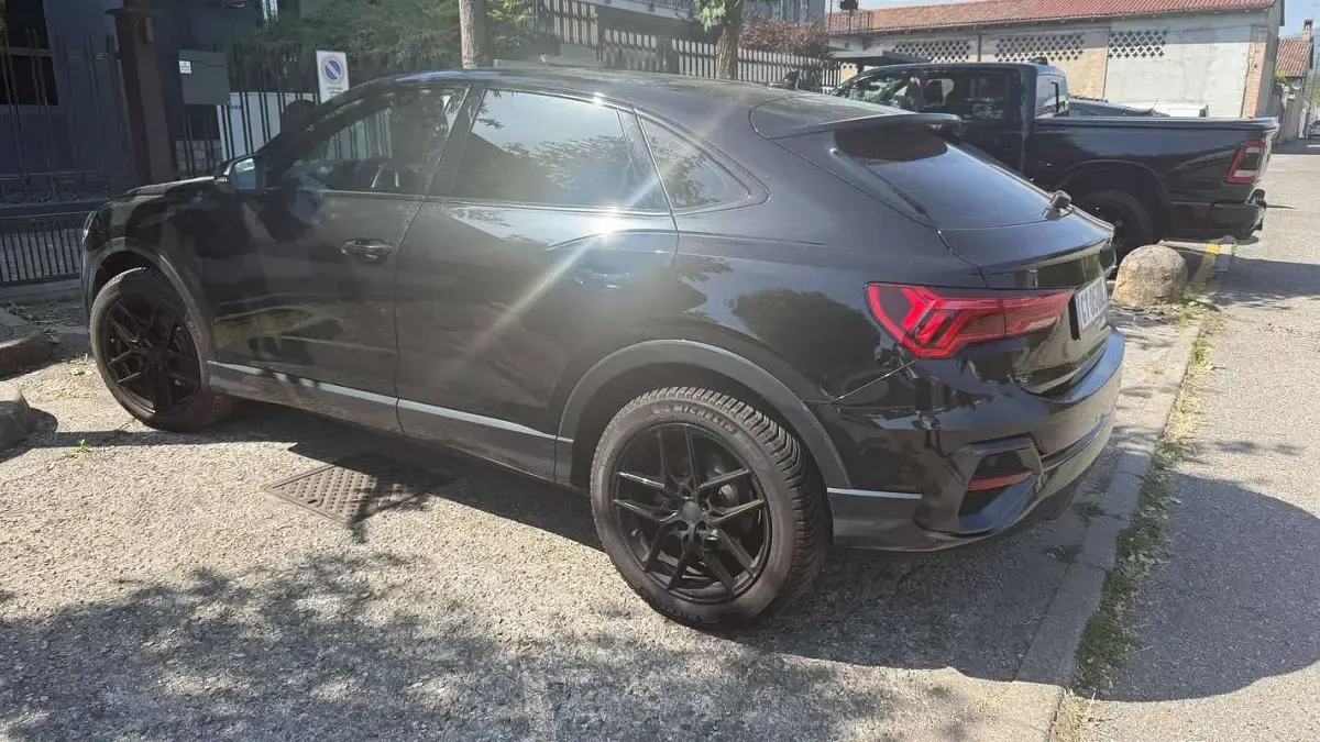 Usata Audi Q3 Sportback S-Line 150 CV (110 kW) 2025 Grigio SUV