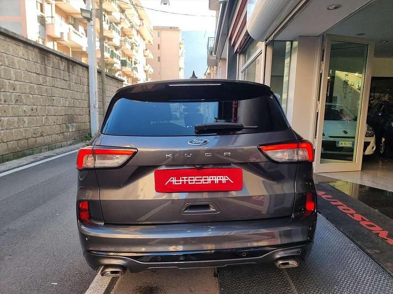 Usata Ford Kuga ST-Line 150 CV (110 kW) 2023 Grigio SUV