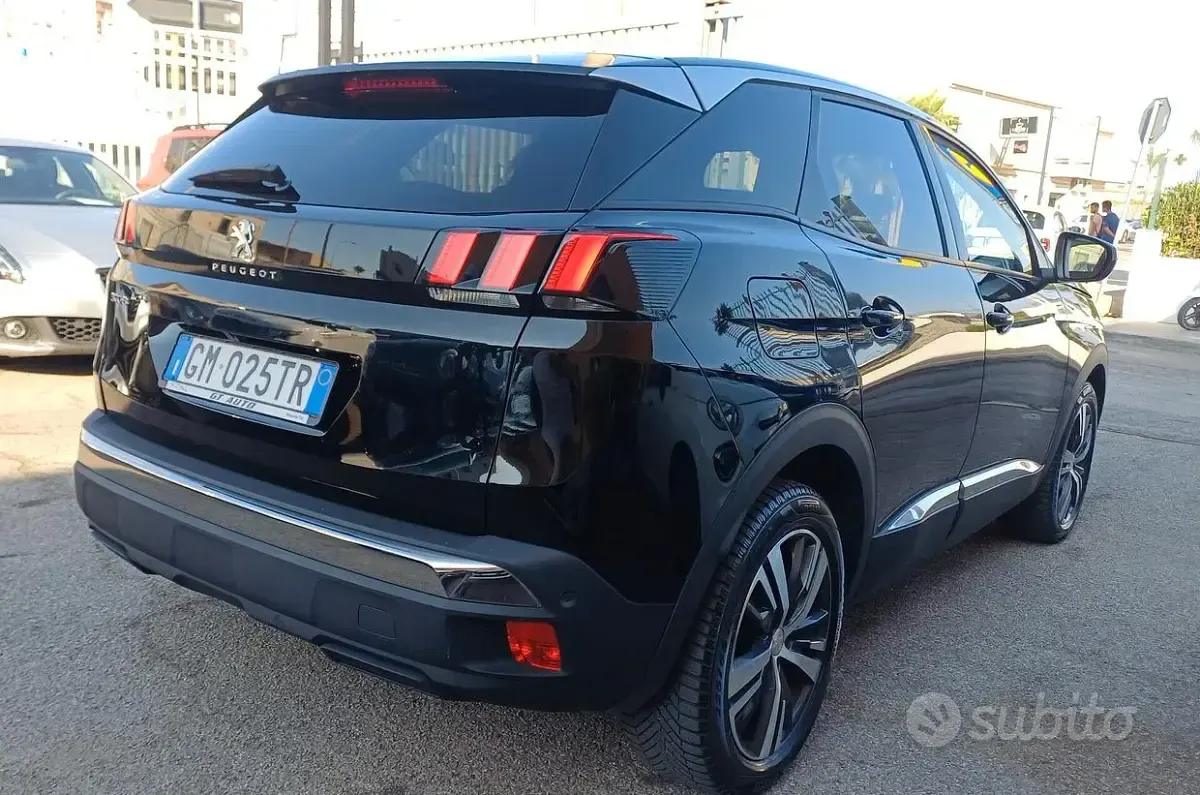 Usata Peugeot 3008 Allure 131 CV (96 kW) 2023 Nero SUV