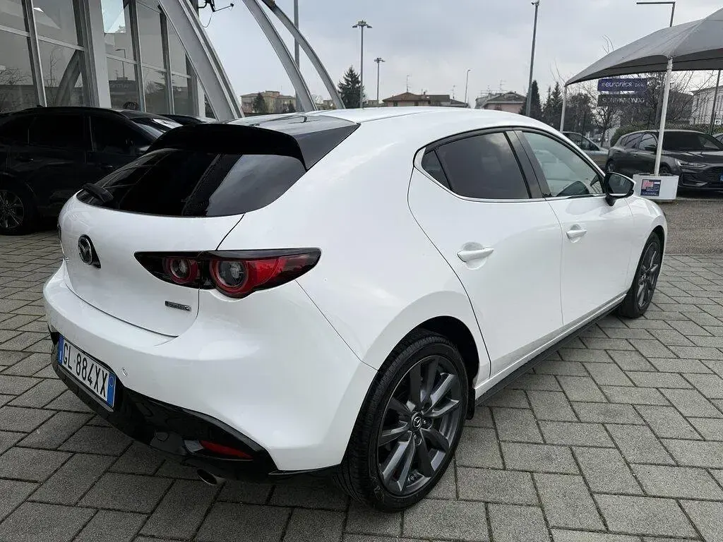 Usata Mazda 3 150 CV (110 kW) 2023 Arctic white cle Berlina
