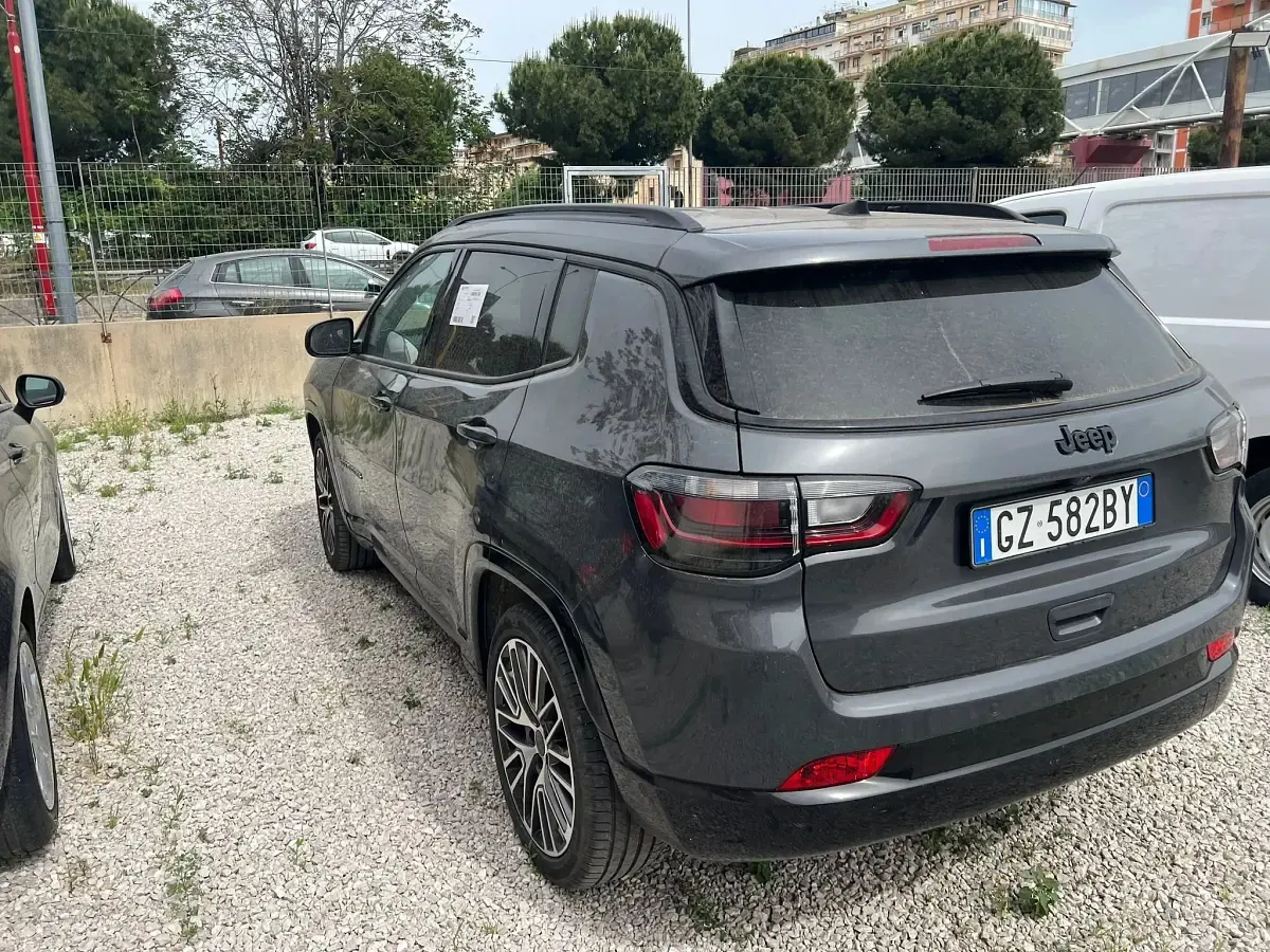 Usata Jeep Compass Summit 130 CV (95 kW) 2025 679graphite grey SUV
