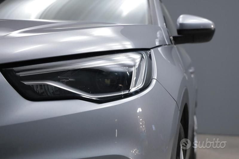Usata Opel Grandland X Business Elegance 181 CV (133 kW) 2021 Kontrast grey SUV