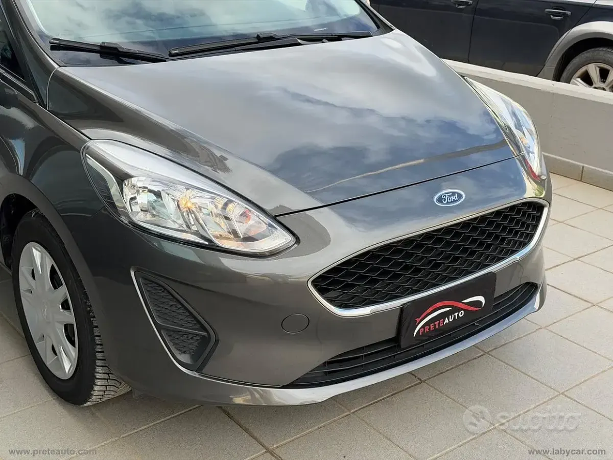 Usata Ford Fiesta 70 CV (51 kW) 2018 Grigio Utilitaria
