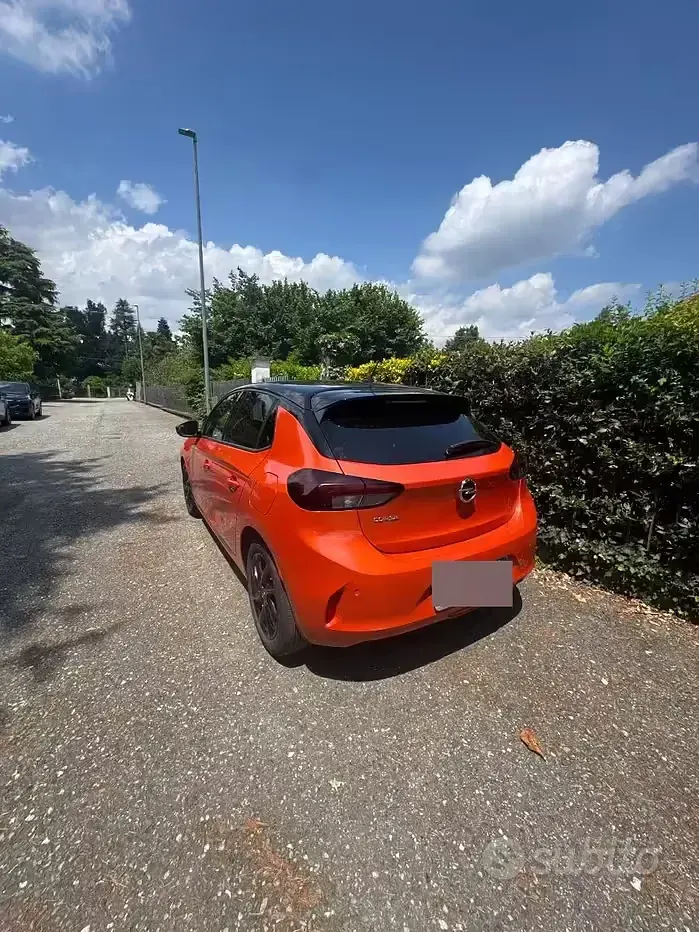 Usata Opel Corsa Design & Tech 75 CV (55 kW) 2023 Arancione Utilitaria