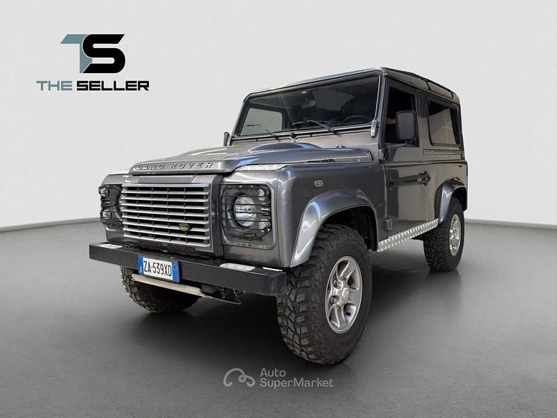 Usata Land Rover Defender SE 122 CV (89 kW) 2010 Grigio Station wagon