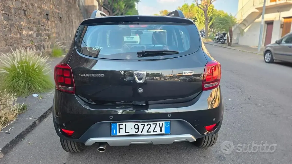 Usata Dacia Sandero 90 CV (66 kW) 2017 Nero Berlina