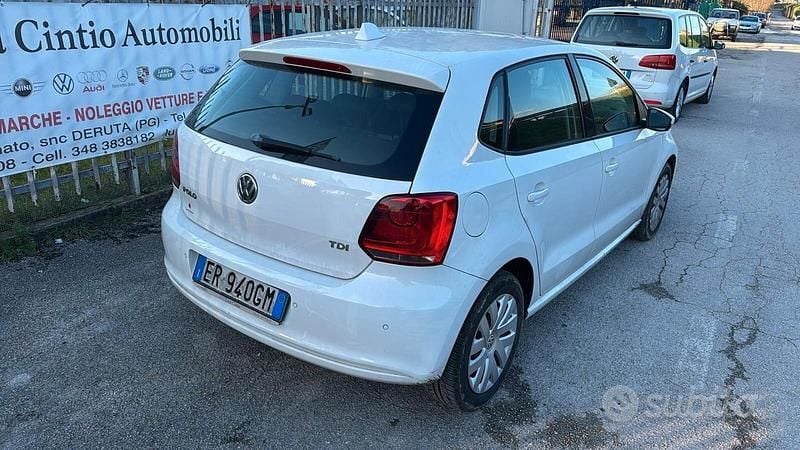 Usata VW Polo Comfortline 75 CV (55 kW) 2013 Bianco Utilitaria