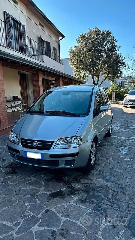 Usata Fiat Idea 70 CV (51 kW) 2004 Grigio Monovolume