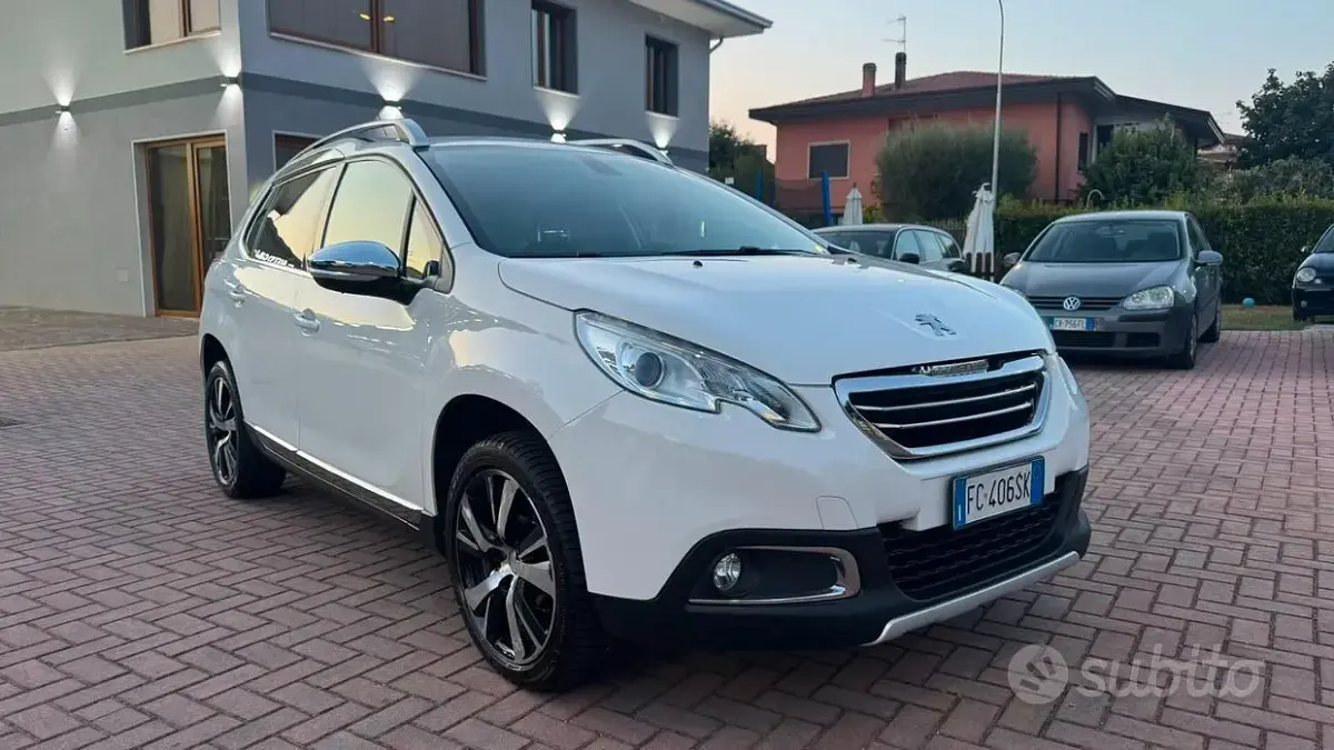 Usata Peugeot 2008 S 99 CV (72 kW) 2016 Bianco SUV
