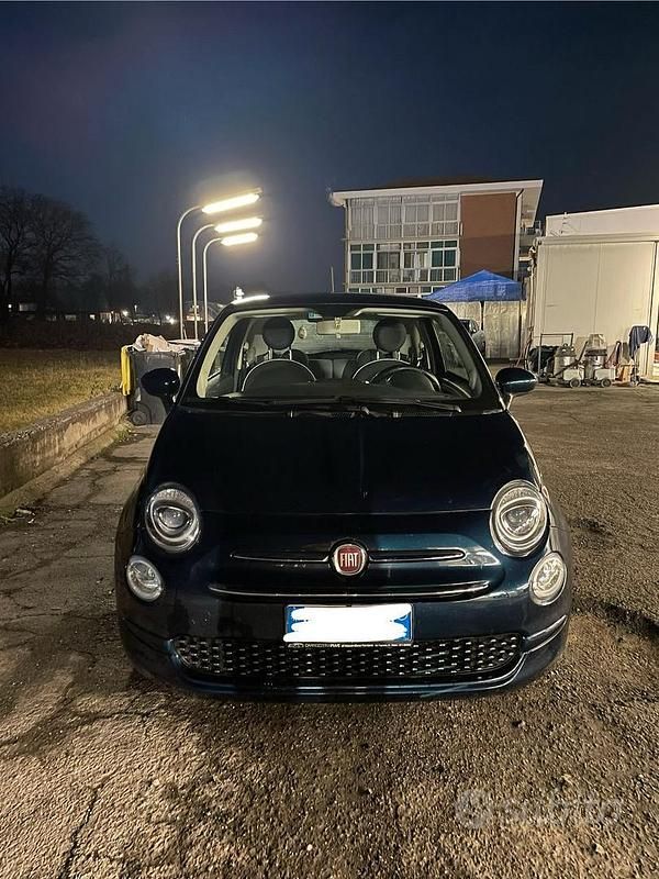 Usata Fiat 500 Lounge 69 CV (50 kW) 2018 Blu/azzurro Utilitaria