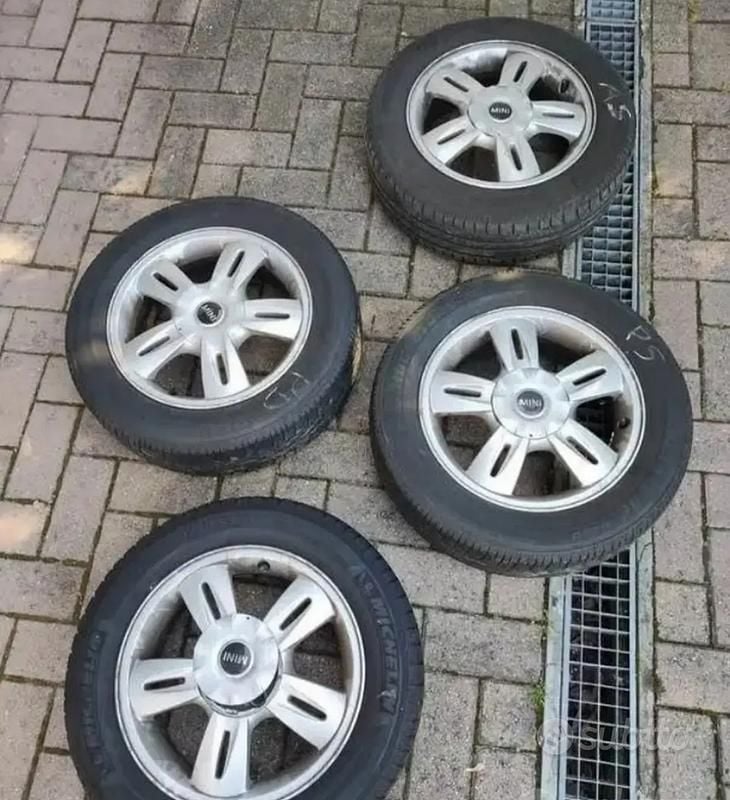 Begagnad Mini ONE 90 HK (66 kW) 2005 Grå Halvkombi